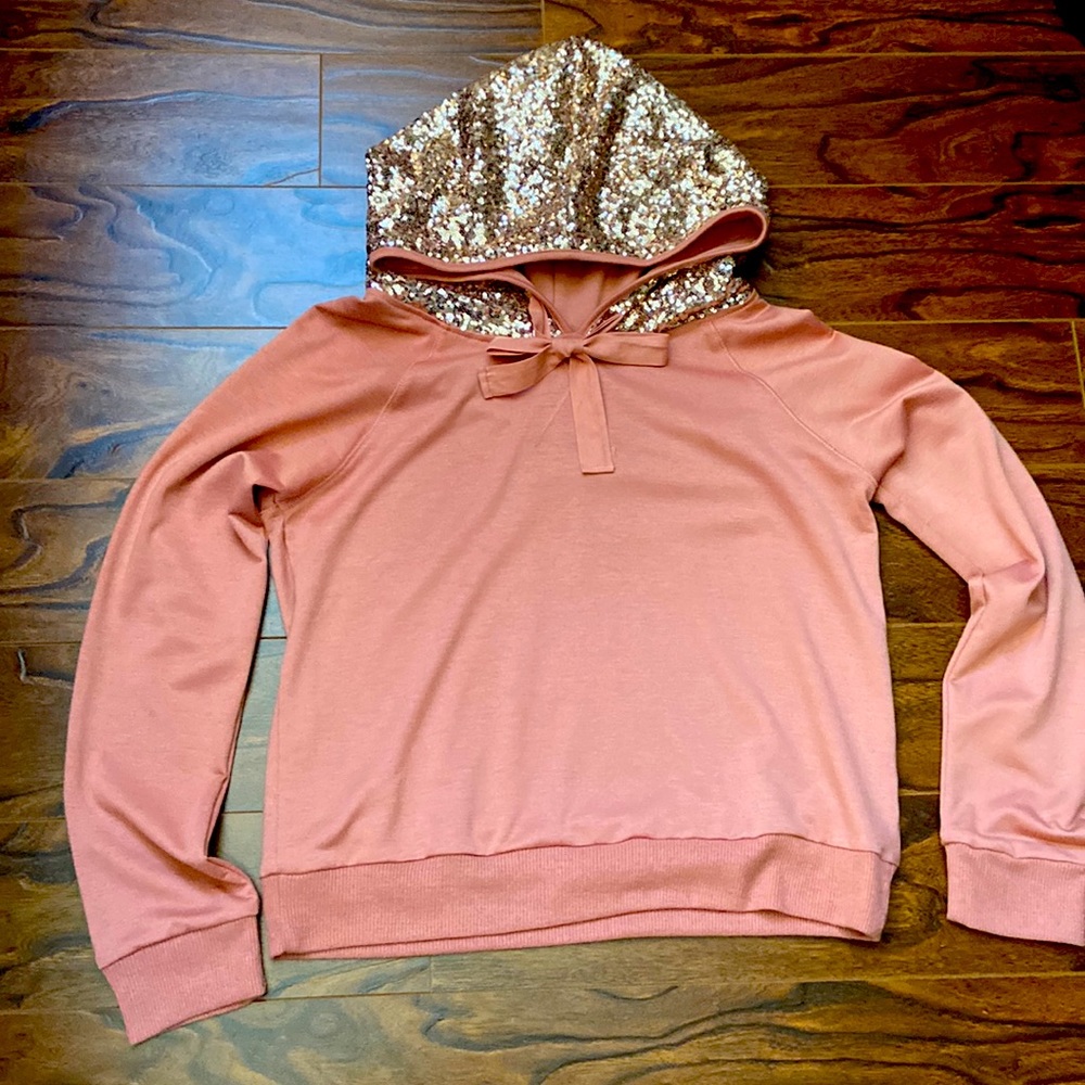 🌟 Host Pick! ⭐️ Cute sequin hooded sweatshirt in size L